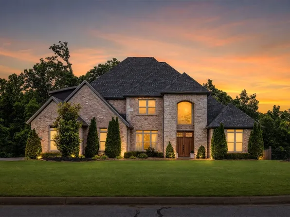 1479 Le Chesnay Dr, Centerton, AR 72719