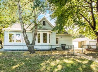 332 Chestnut St, Pekin, IL 61554