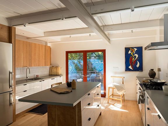 5th image of 95 Bolsa Avenue