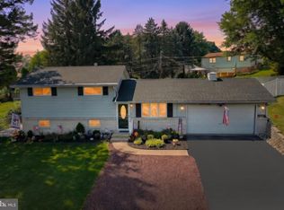 345 Canary Cir, York, PA 17404