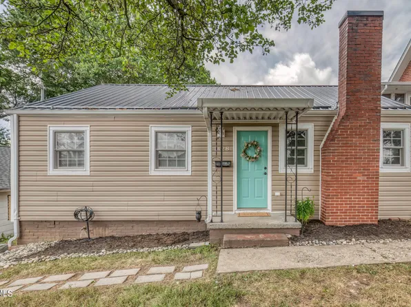 1428 Suncrest Dr, Kingsport, TN 37665