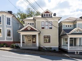 228 E Frederick St, Staunton, VA