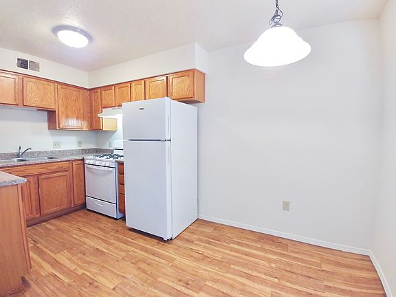 3rd image of 1021 Coal Ave SW #01fbae763