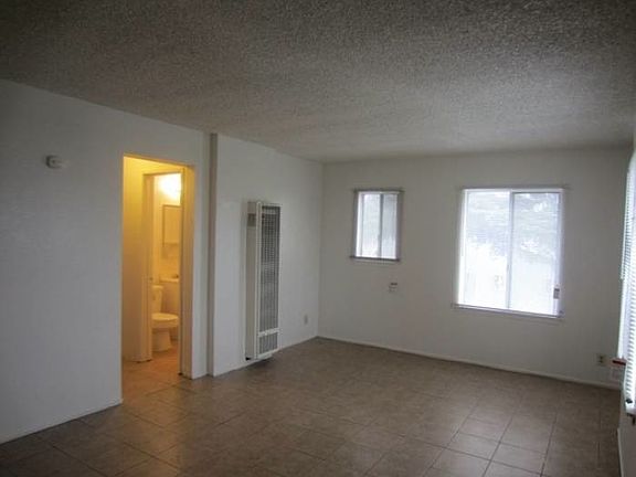 2nd image of 1101 W 45th St APT 15