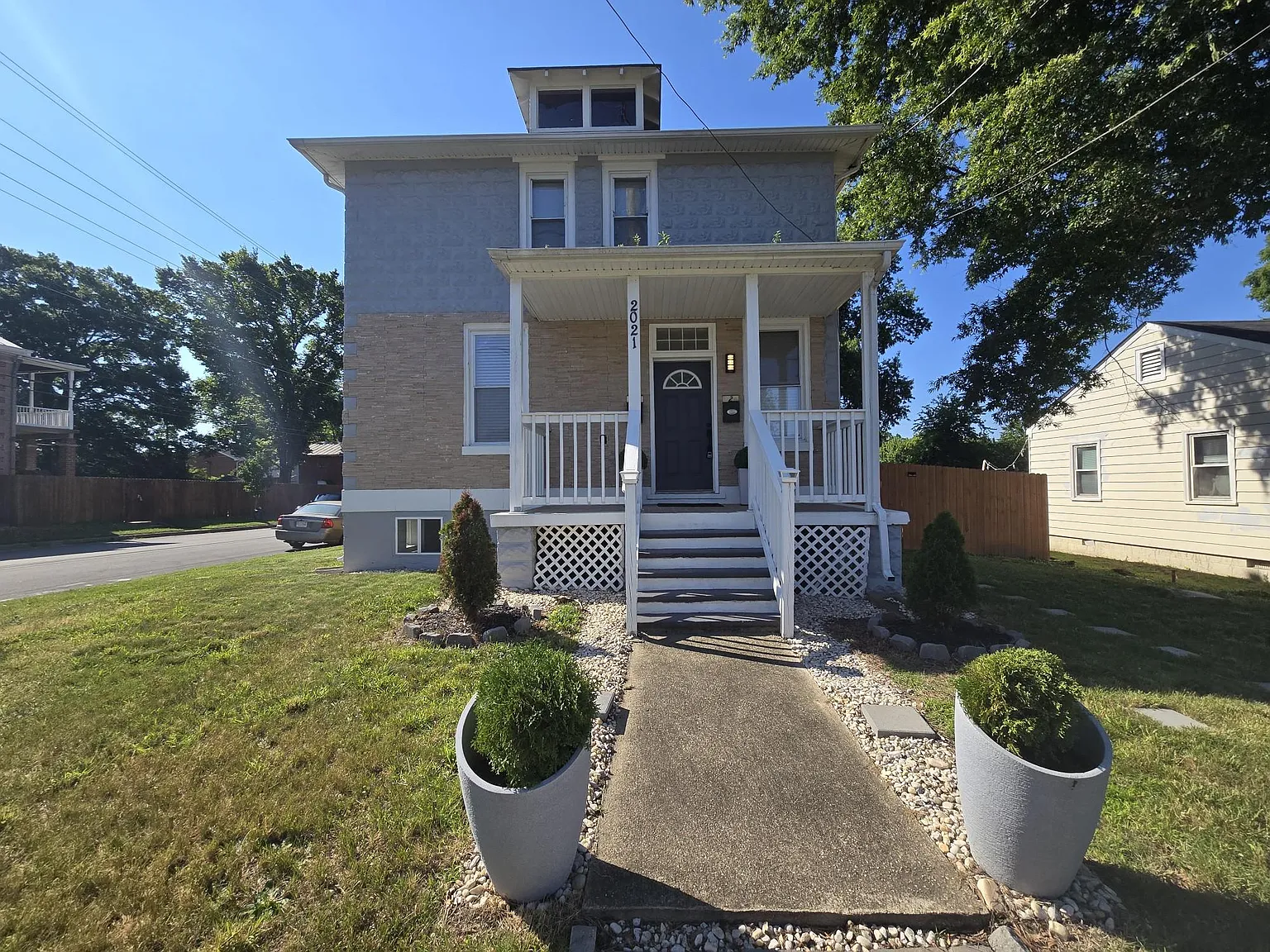 2 bed, 1000 sqft, $1,495 — Photo 2