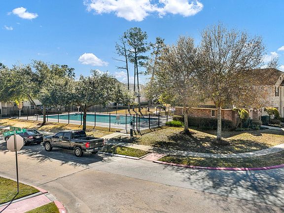 4th image of 16115 Sweetwater Fields Ln
