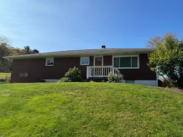 124 Sarver Farm Ln, Greensburg, PA 15601
