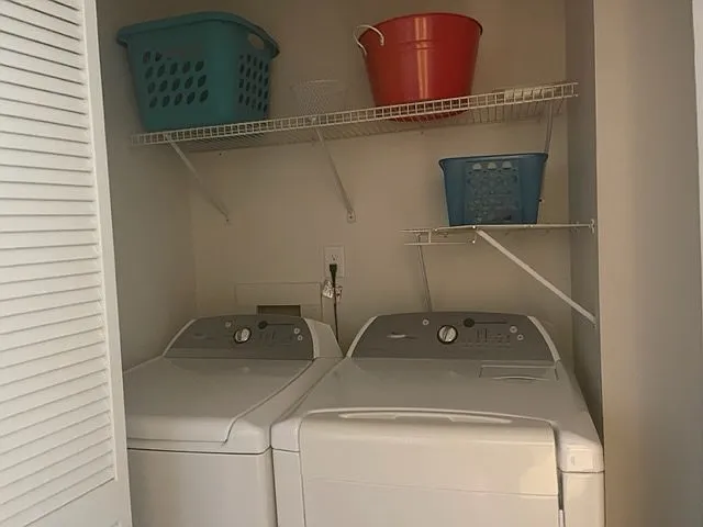 637 Riverside Dr E — Photo 11