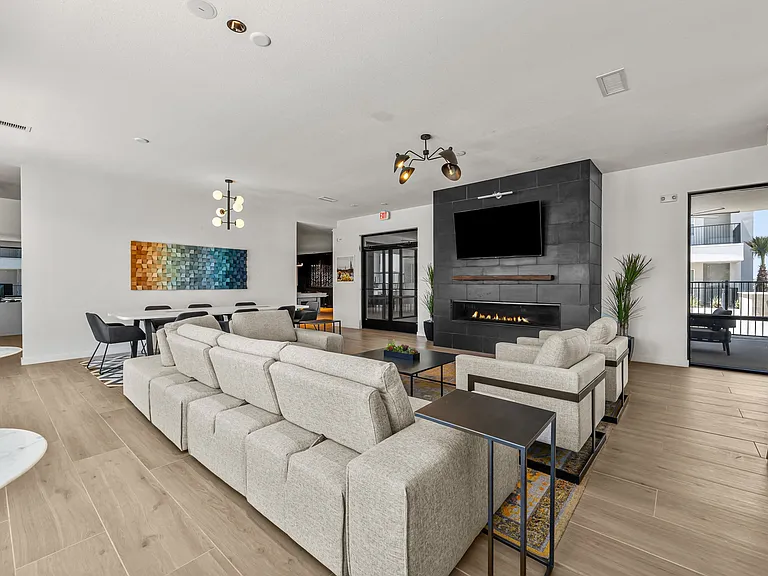 Desert Commons East — Photo 12