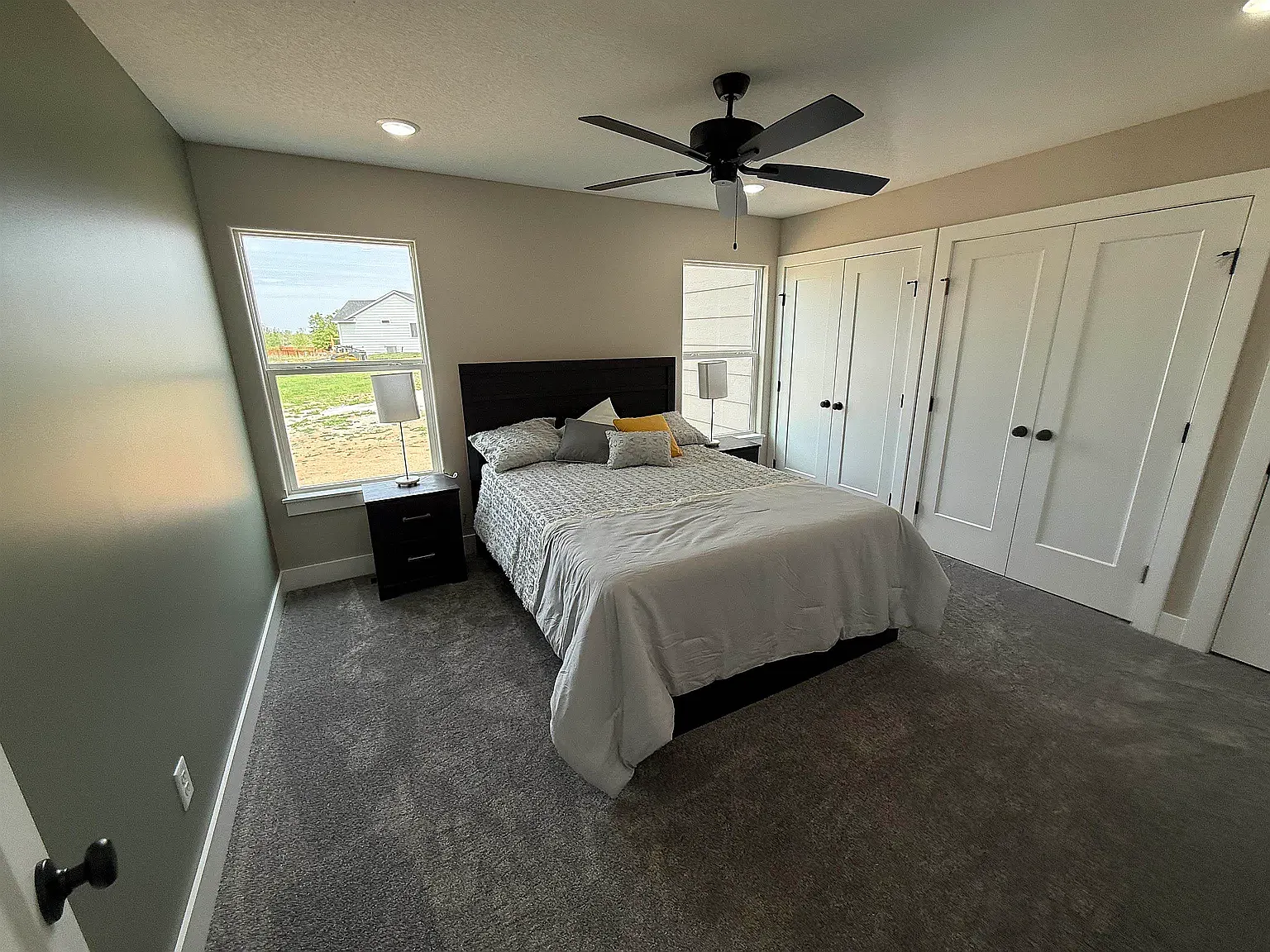 5 bed, 1859 sqft, $2,695 — Photo 4