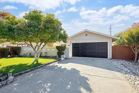 2207 Dover Ave Photo 1