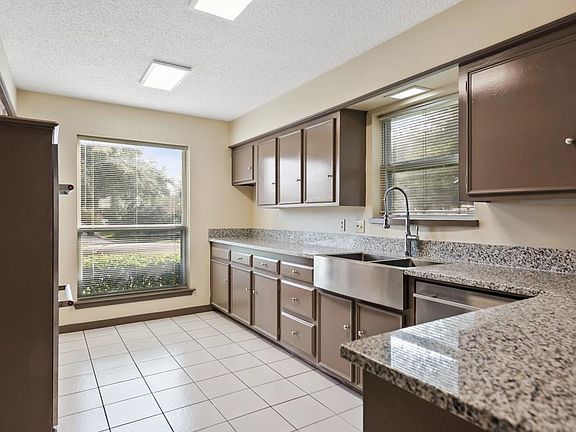 5th image of 10607 Boedeker Dr