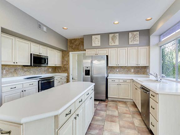5th image of 1650 E Saltsage Dr