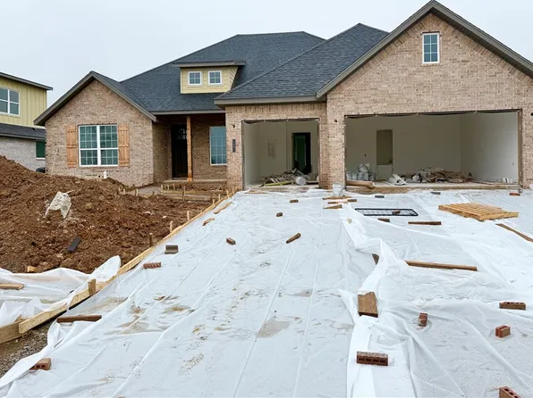 1441 Josephine Dr, Centerton, AR 72719