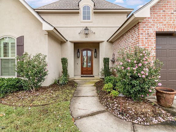 2nd image of 211 Abaco Ln