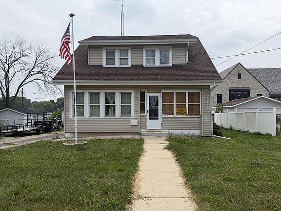 2nd image of 338 E Racine STREET