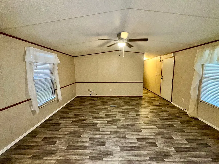 641 Bayou Dr — Photo 4