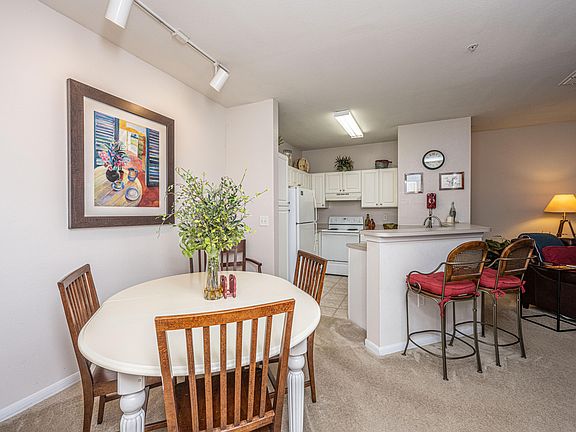 5th image of 60 Fenwick Hall Aly APT 127