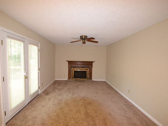 4th image of 10813 Magenta Ln