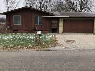 206 W Peterson Dr, Brighton, MI 48114