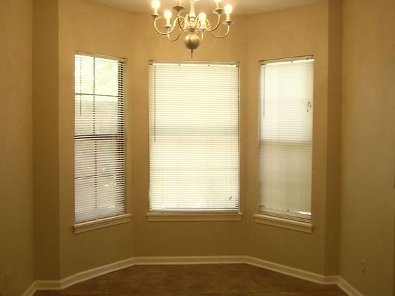 4th image of 214 Helen Cir #B