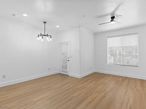 4th image of 4400 S Jones Blvd Unit 1128