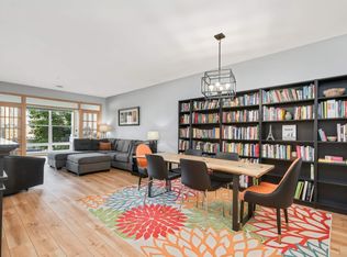301 Oak Grove St APT 205, Minneapolis, MN 55403