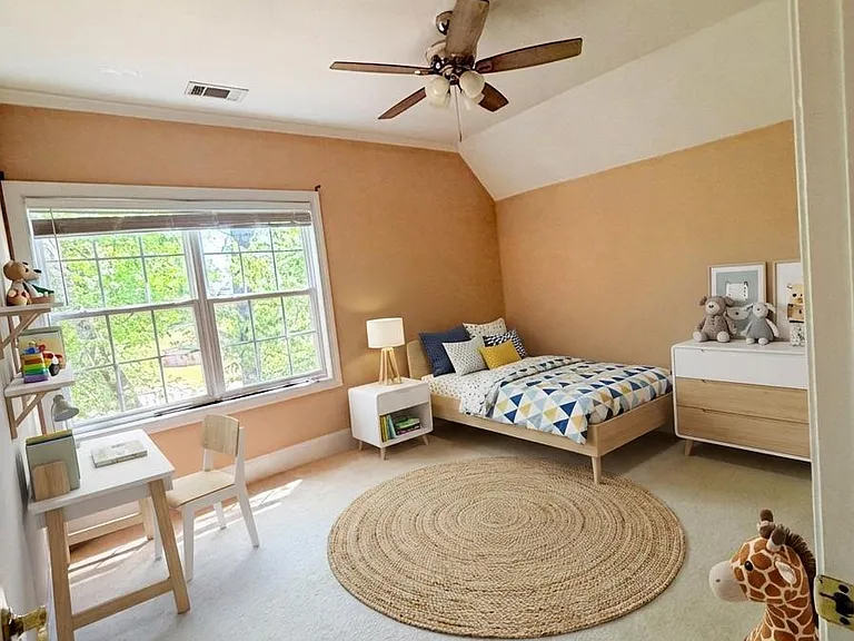 1605 Jamestown Ave — Photo 34