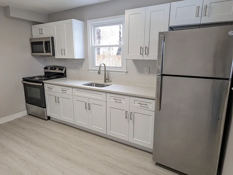 52 Fernwood Ave #1 — Photo 2