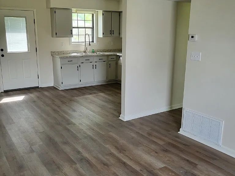 820 Smith Ave — Photo 7