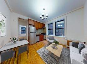 245 W 51st St
