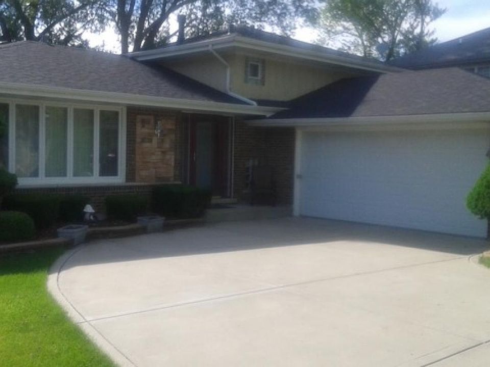 1st image of 10202 S 81st Ct