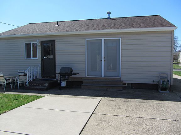4th image of 683 Loretta St