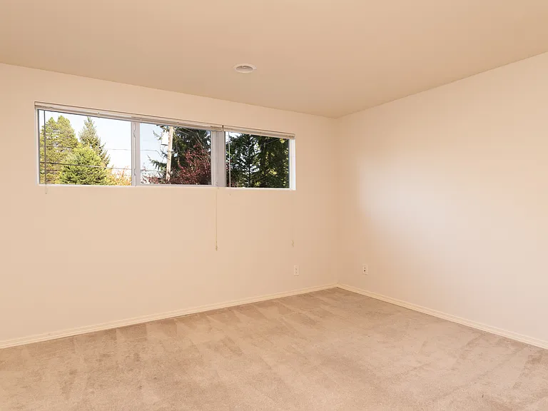 15323 SE 42nd St — Photo 18