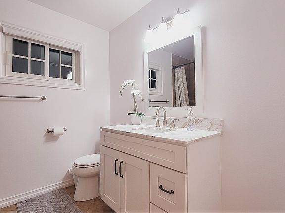 3rd image of 14307 Bridgewood Dr Room 1
