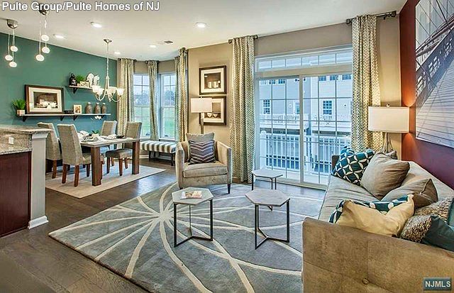 1st image of 8 Dahlia Ln
