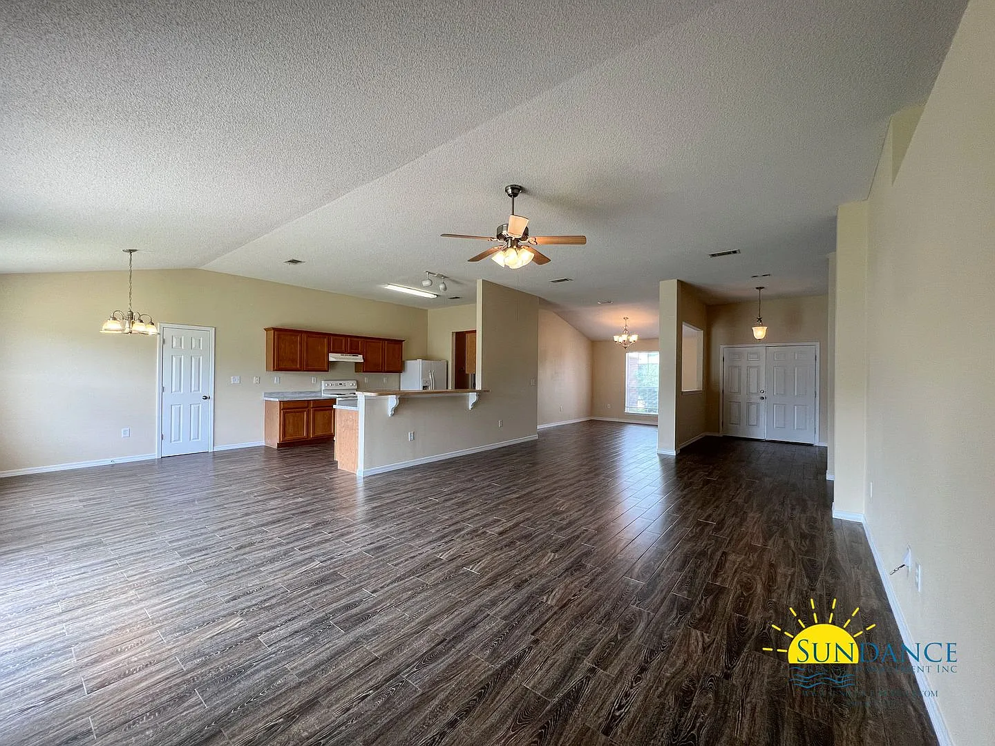 Charming Newly Painted 4-Bedroom Home in Crestview! — Photo 2