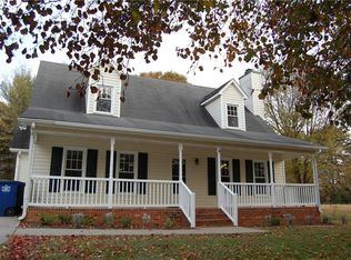 2110 Ardmore Village Ln, Winston Salem, NC 27127