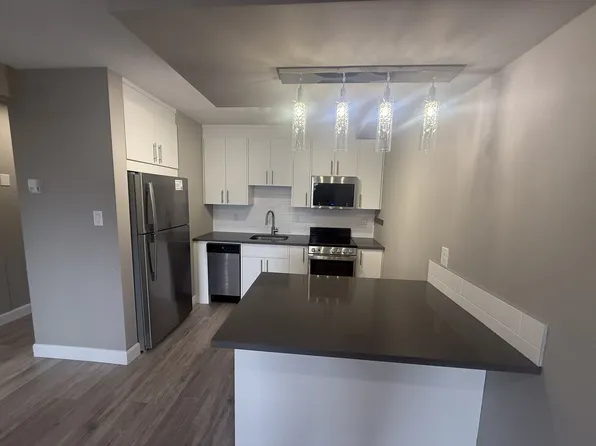 Sierra Place Limited Time: 1 Month Free + Free Early Move-In!