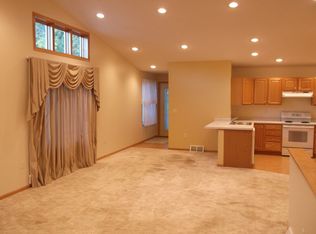 1020 W Lake Blvd, Winona, MN 55987