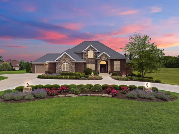 633 Twin Eagles Blvd E, Huntertown, IN 46748
