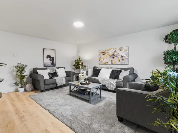 62 N Borah St, Nampa, ID 83651