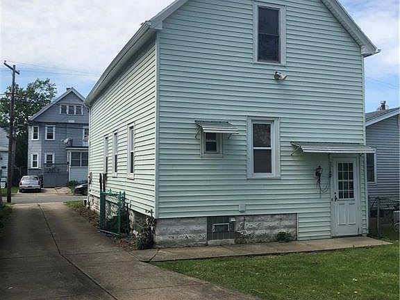 2nd image of 145 Geary St