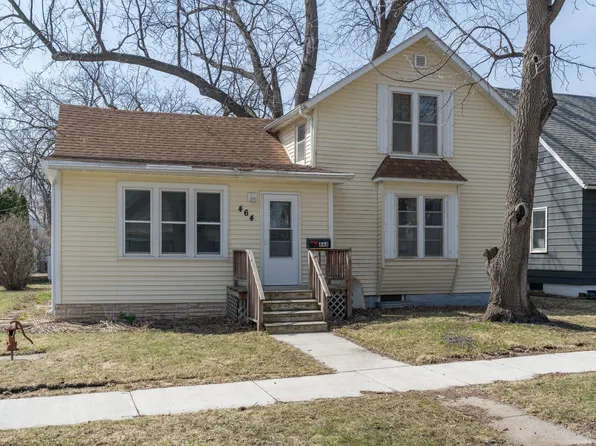 464 1st Ave SE, Wells, MN 56097