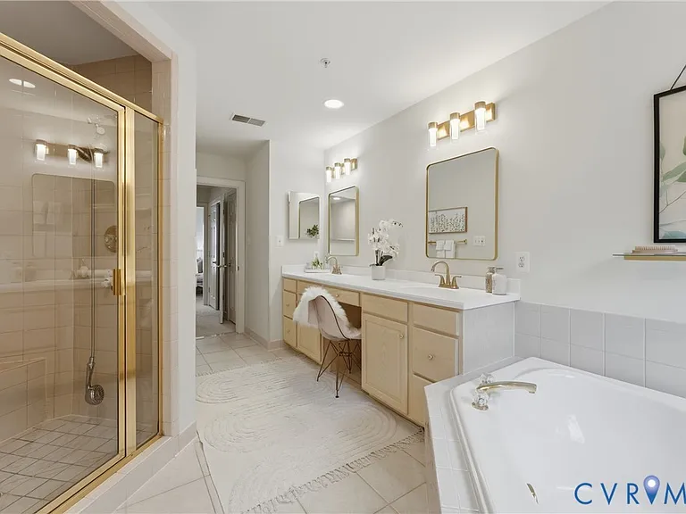 6806 Thompson Crest Ct — Photo 8