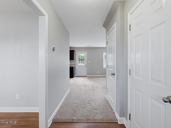 4th image of 162 Rosemary Avenue