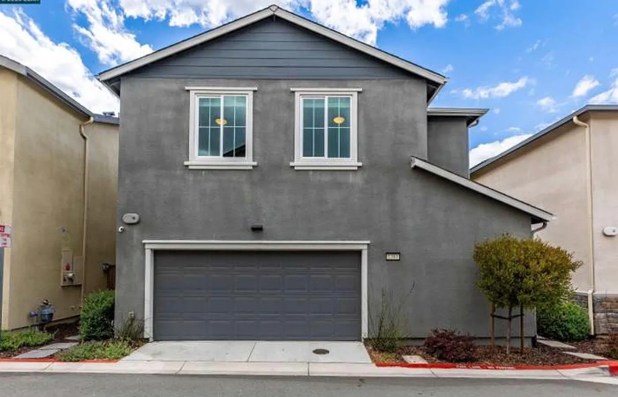 4 bed, 2230 sqft, $1,000 — Photo 4
