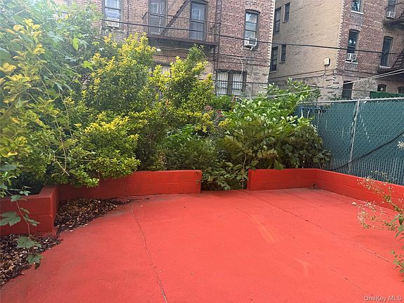 3rd image of 3637 Olinville Avenue