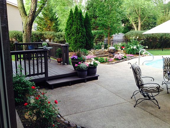 deck/ Fire-pit area
