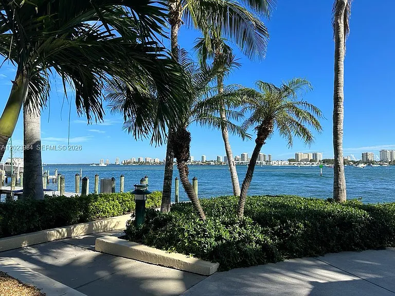 2650 Lake Shore Dr #1001 — Photo 40